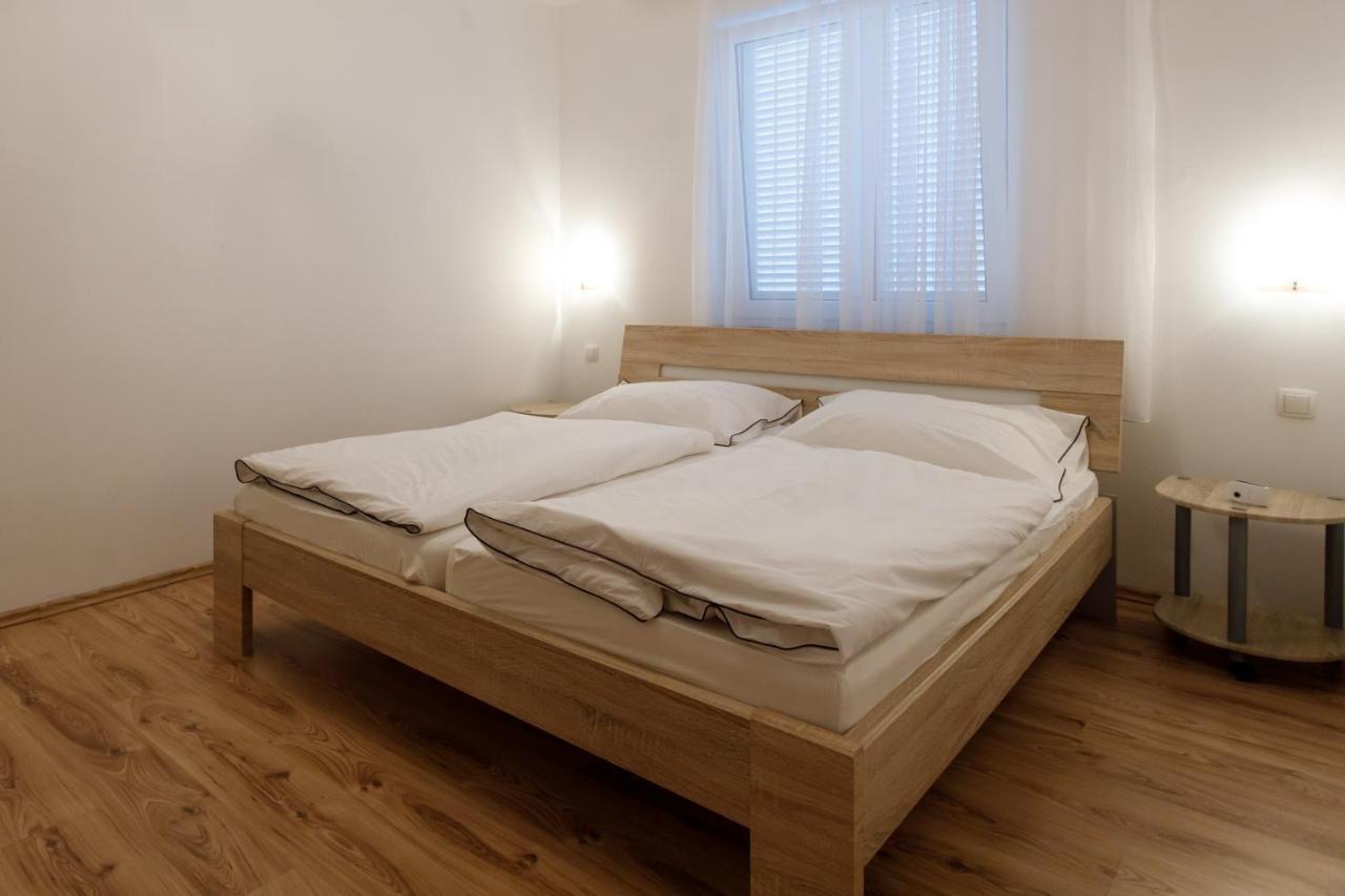 Apartments Lacic คิร์ก ภายนอก รูปภาพ