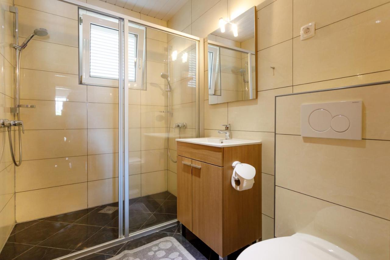 Apartments Lacic คิร์ก ภายนอก รูปภาพ