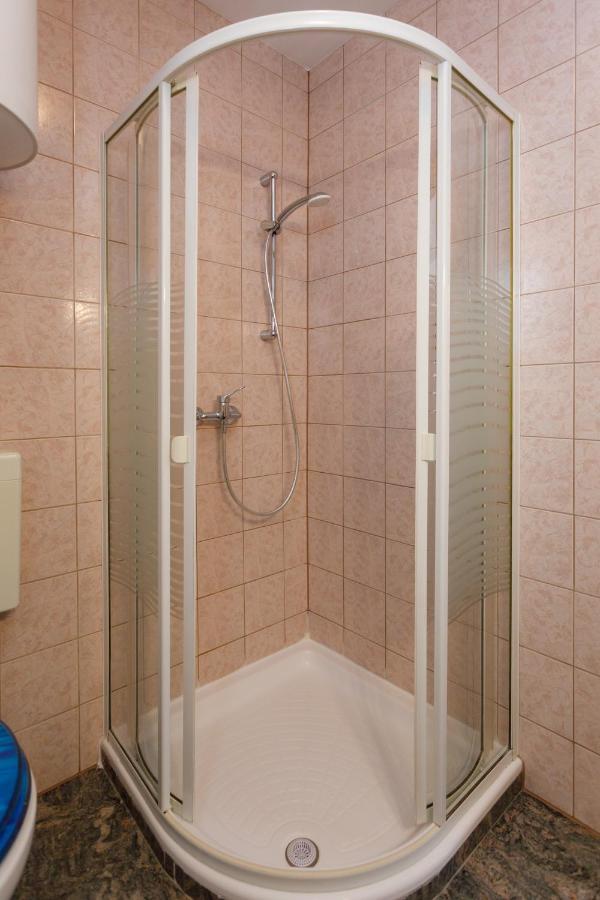 Apartments Lacic คิร์ก ภายนอก รูปภาพ